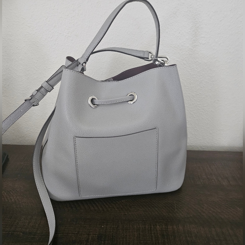 Kate Spade New York Grey Pebbled Leather Adgustible Strap Bucket Bag Crossbody. - Picture 5 of 14